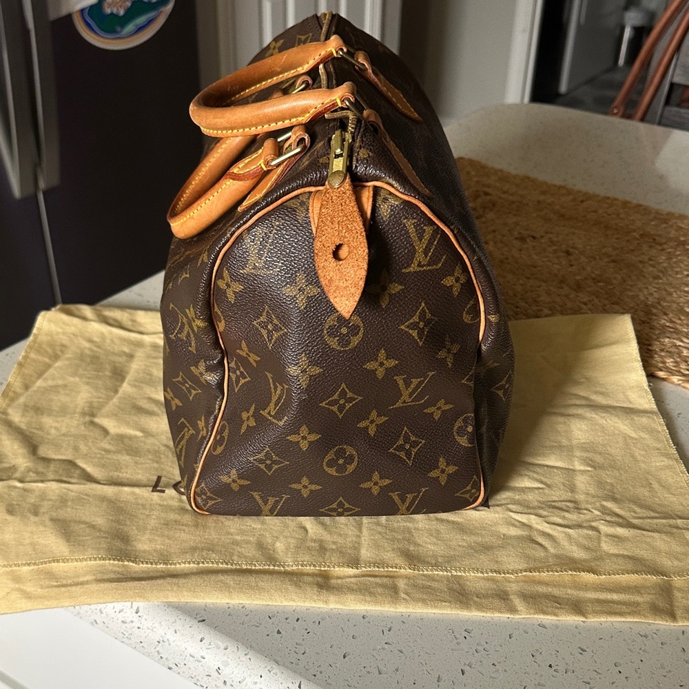 Louis Vuitton Monogram Speedy 30 - Picture 6 of 16